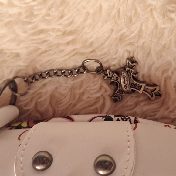 Ed Hardy White and Red Heart-Patterned Shoulder Bag - Picture 3 of 4